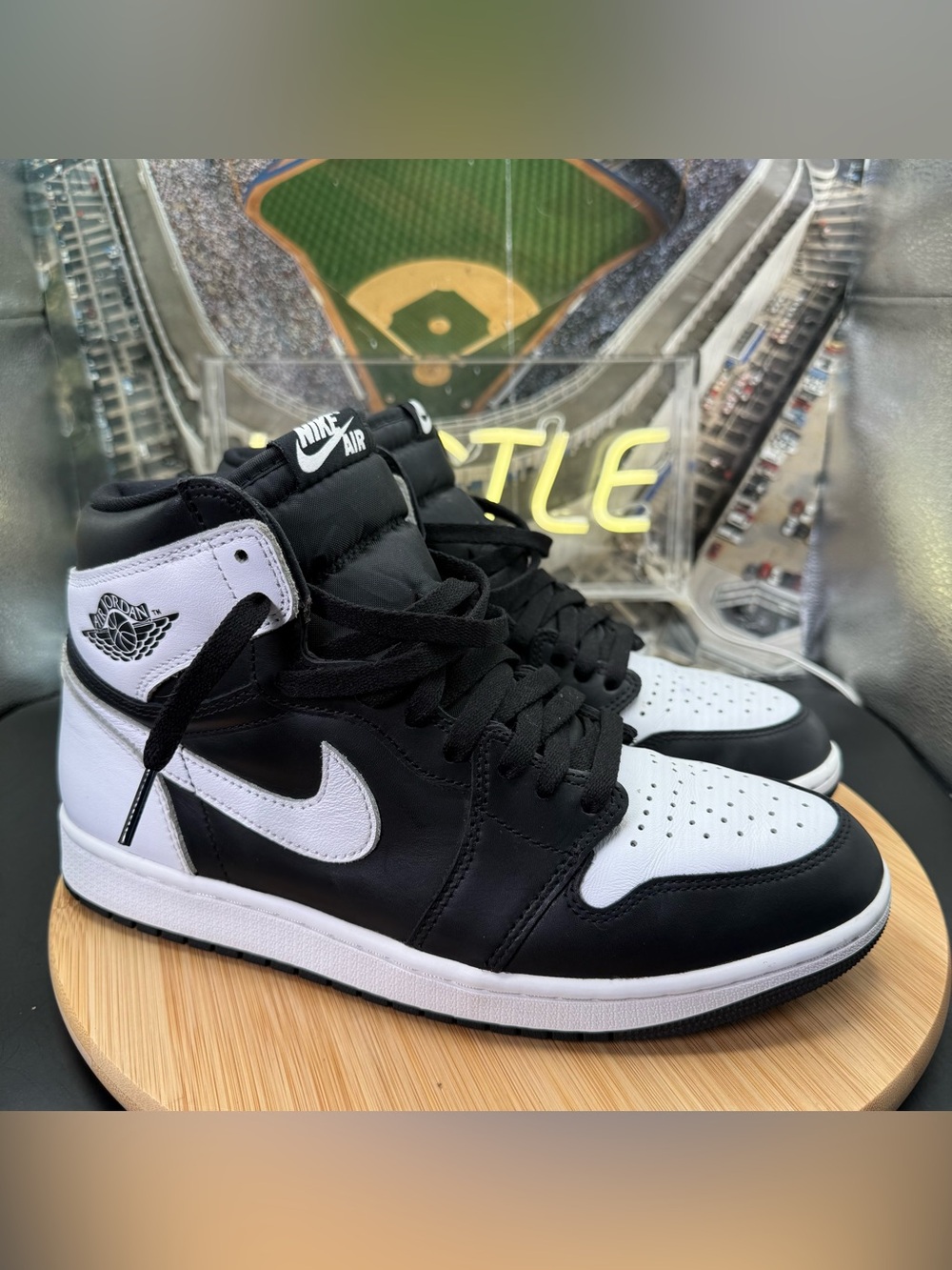 Nike Air Jordan 1 Retro High OG Black/White Mens Sz 10